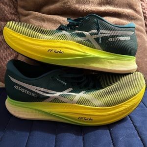 Mens Asics Metaspeed Sky+ size 10